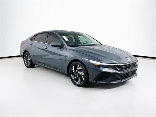 2025 Hyundai ELANTRA SEL