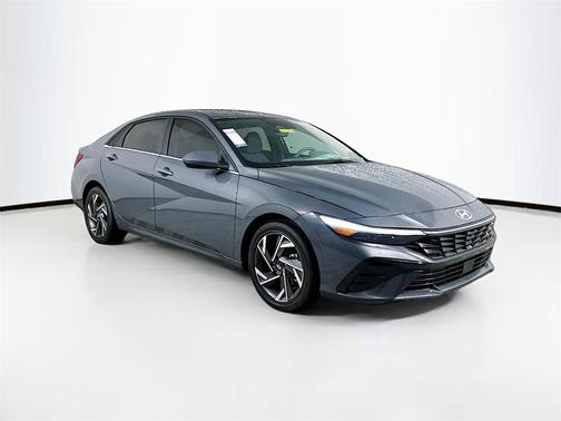 2025 Hyundai ELANTRA SEL
