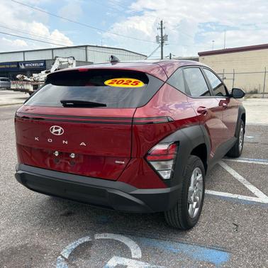Ultimate Red Metallic 2025 Hyundai KONA SE