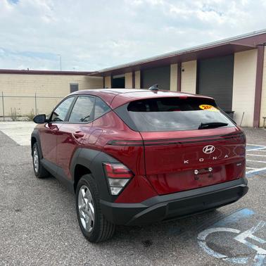 Ultimate Red Metallic 2025 Hyundai KONA SE