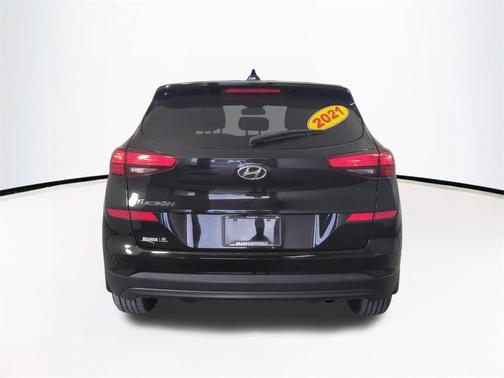 2021 Hyundai TUCSON SE