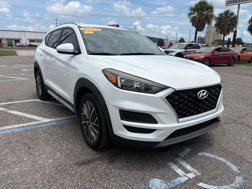 Cream White 2020 Hyundai TUCSON SEL