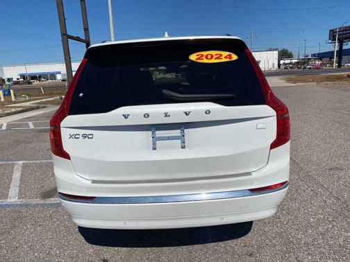 2024 Volvo XC90 Recharge Plug-In Hybrid T8 Ultimate Bright Theme 7-Seater