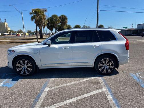 2024 Volvo XC90 Recharge Plug-In Hybrid T8 Ultimate Bright Theme 7-Seater