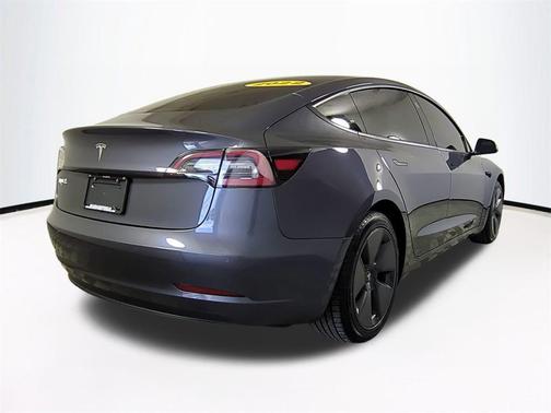 2022 Tesla Model 3 Standard Range