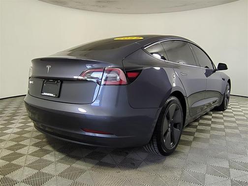 2022 Tesla Model 3 Standard Range