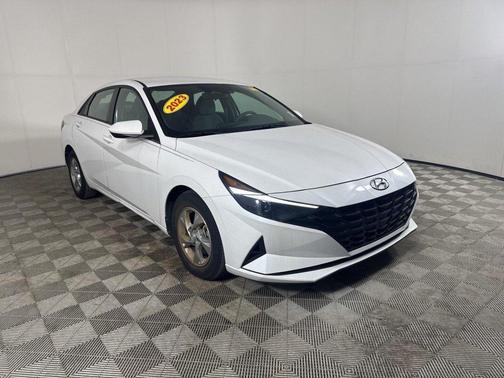 2023 Hyundai ELANTRA SE