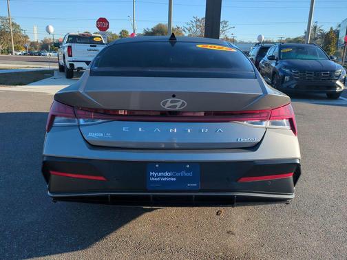 2024 Hyundai ELANTRA Limited