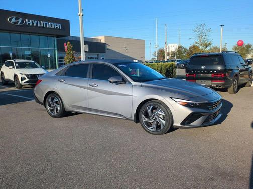 2024 Hyundai ELANTRA Limited
