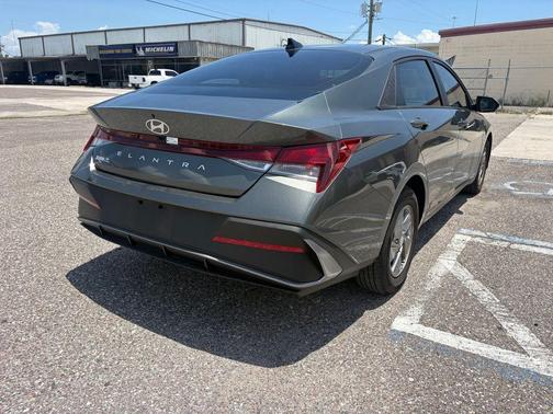 Amazon Gray 2025 Hyundai ELANTRA SE