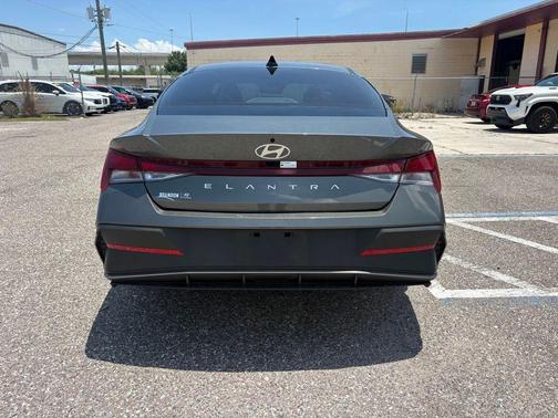 Amazon Gray 2025 Hyundai ELANTRA SE