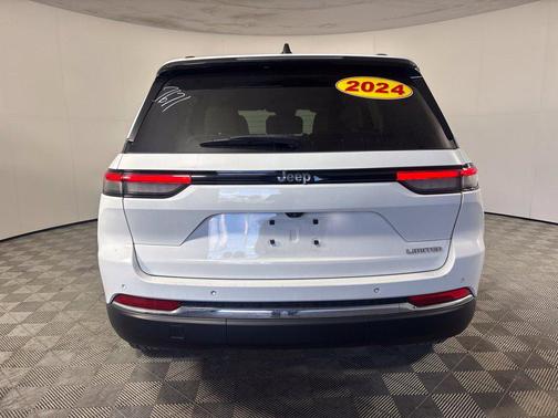 Bright White Clearcoat 2024 Jeep Grand Cherokee Limited