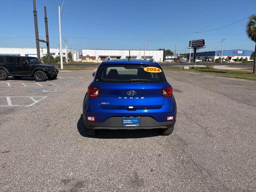 2024 Hyundai VENUE SEL