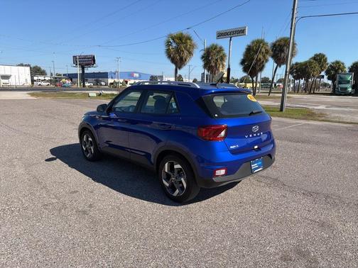 2024 Hyundai VENUE SEL