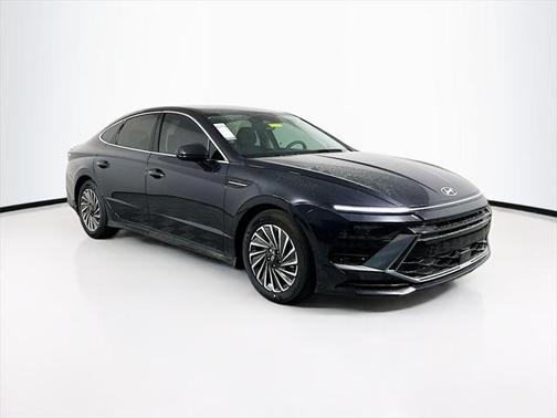 2025 Hyundai SONATA Hybrid SE