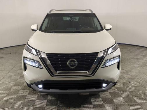 Pearl White Tricoat 2021 Nissan Rogue SL