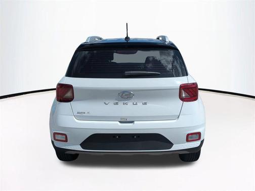 Lunar White w/Black Roof 2025 Hyundai VENUE Limited