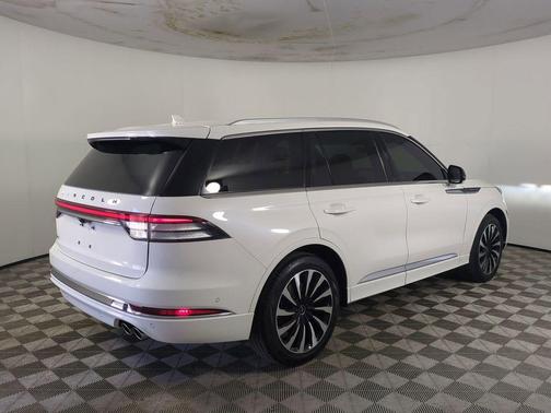 Pristine White Metallic Tri-Coat 2023 Lincoln Aviator Black Label Grand Touring AWD