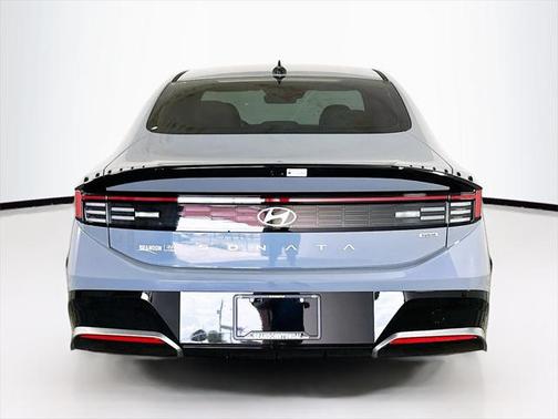 2025 Hyundai SONATA Hybrid SE