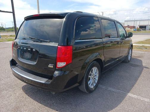 Black Onyx Crystal Pearlcoat 2019 Dodge Grand Caravan SXT