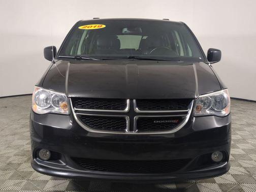 Black Onyx Crystal Pearlcoat 2019 Dodge Grand Caravan SXT