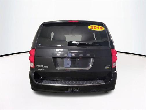 Black Onyx Crystal Pearlcoat 2019 Dodge Grand Caravan SXT