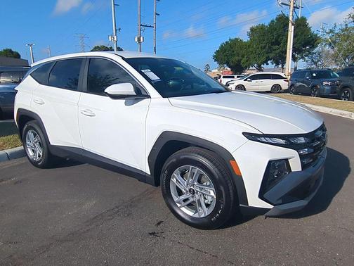 Serenity White Pearl 2026 Hyundai TUCSON SE