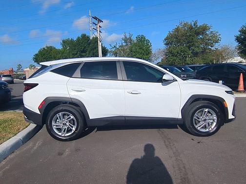 Serenity White Pearl 2026 Hyundai TUCSON SE