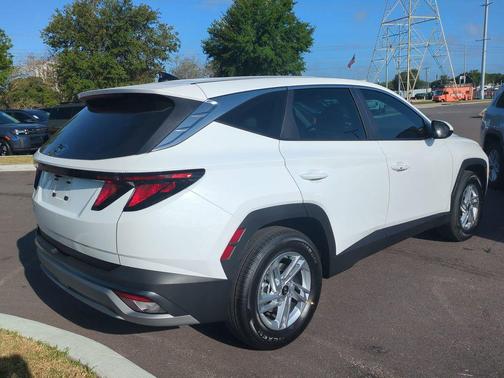 Serenity White Pearl 2026 Hyundai TUCSON SE