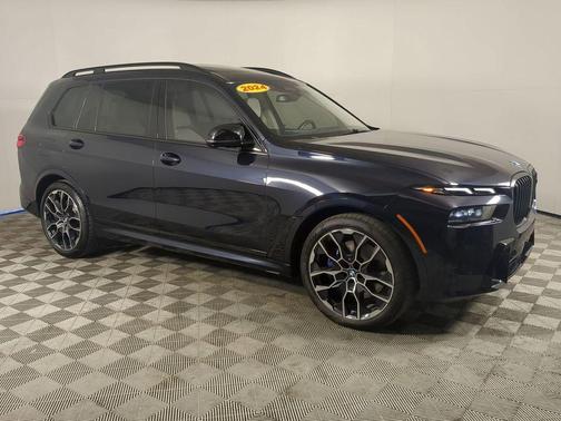 2024 BMW X7 M60i
