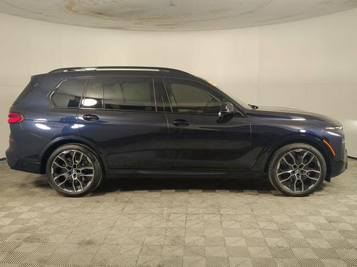 2024 BMW X7 M60i