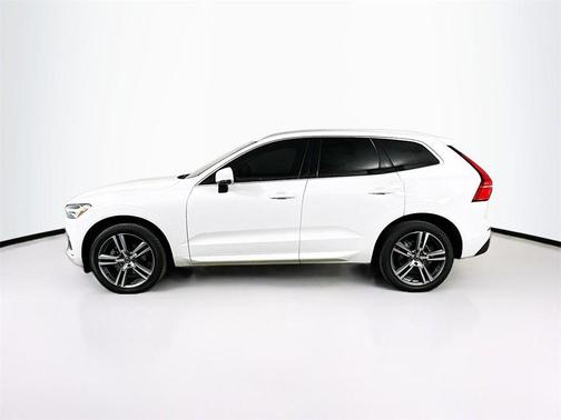 2021 Volvo XC60 T5 Momentum