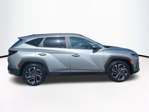 Shimmering Silver 2026 Hyundai TUCSON SEL Plus