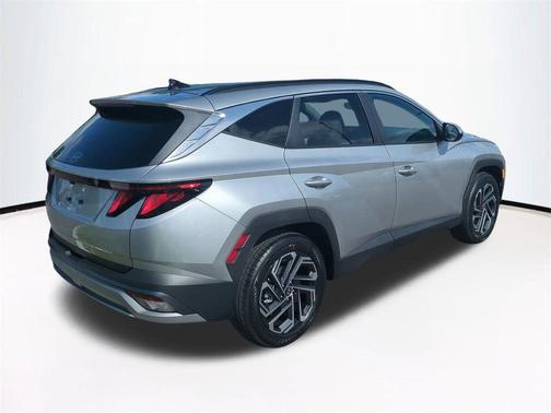 Shimmering Silver 2026 Hyundai TUCSON SEL Plus