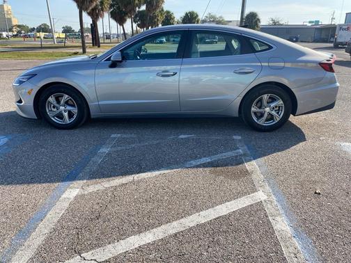 2023 Hyundai SONATA SE