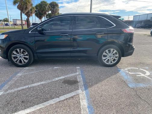 2021 Ford Edge Titanium