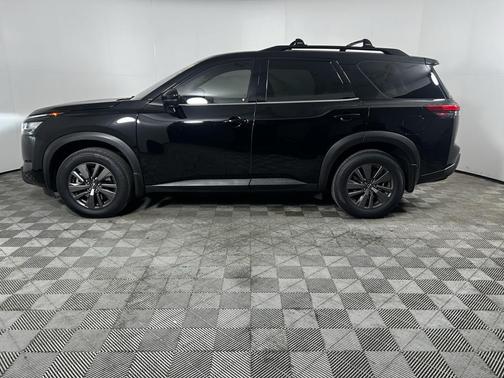2022 Nissan Pathfinder SV 2WD