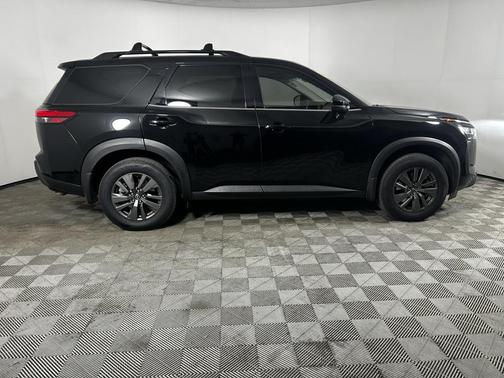 2022 Nissan Pathfinder SV 2WD
