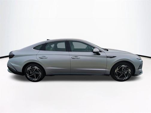 2026 Hyundai SONATA SEL