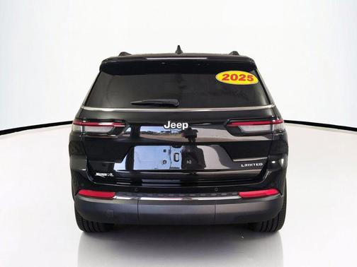 Diamond Black Crystal Pearlcoat 2025 Jeep Grand Cherokee L Limited