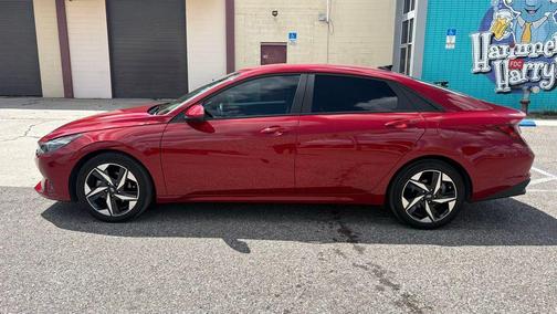 2023 Hyundai ELANTRA SEL