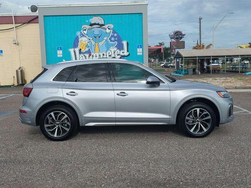 Florett Silver Metallic 2024 Audi Q5 45 S line Premium Plus