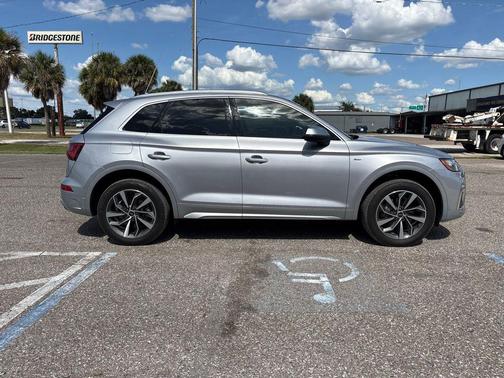 Florett Silver Metallic 2024 Audi Q5 45 S line Premium Plus
