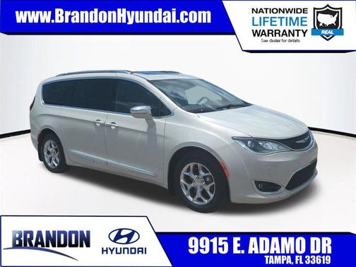 Tusk White 2017 Chrysler Pacifica Limited