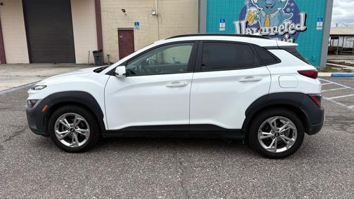 Lunar White 2022 Hyundai KONA SEL