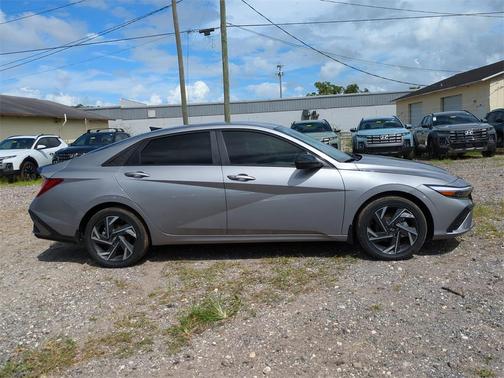 2025 Hyundai ELANTRA HEV SEL Sport