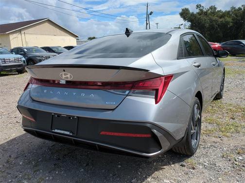 2025 Hyundai ELANTRA HEV SEL Sport