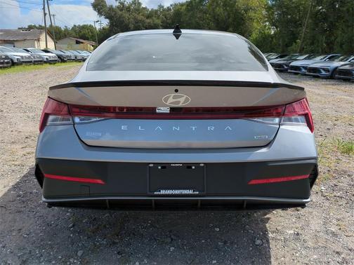 2025 Hyundai ELANTRA HEV SEL Sport