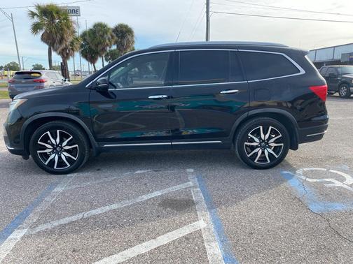 2021 Honda Pilot Touring 8-Passenger