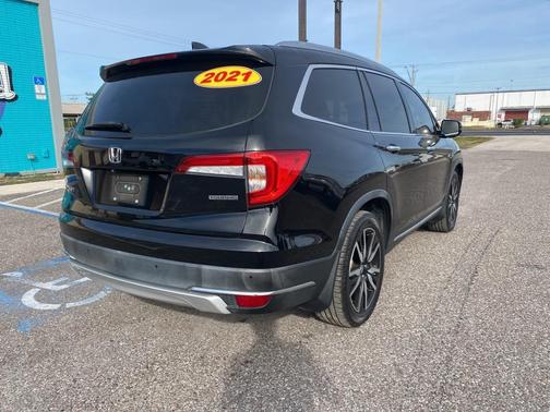 2021 Honda Pilot Touring 8-Passenger